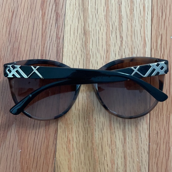 Authentic Burberry Sunglasses main image 4